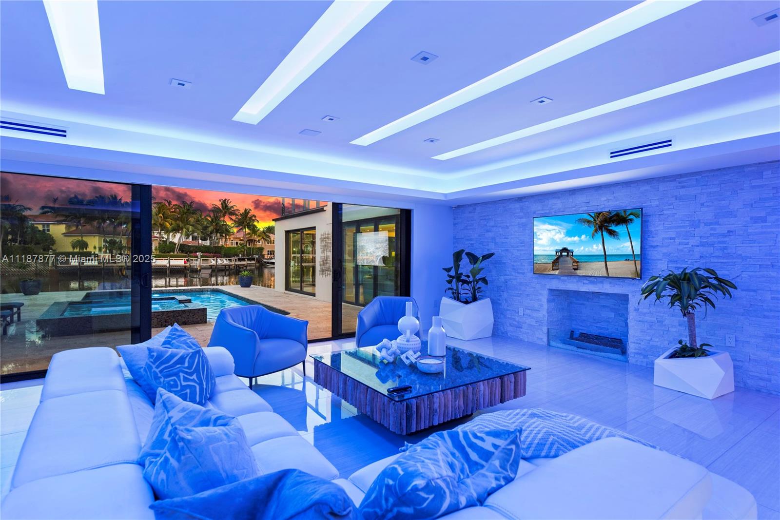 1025 Diplomat Pkwy Hollywood, FL 33019