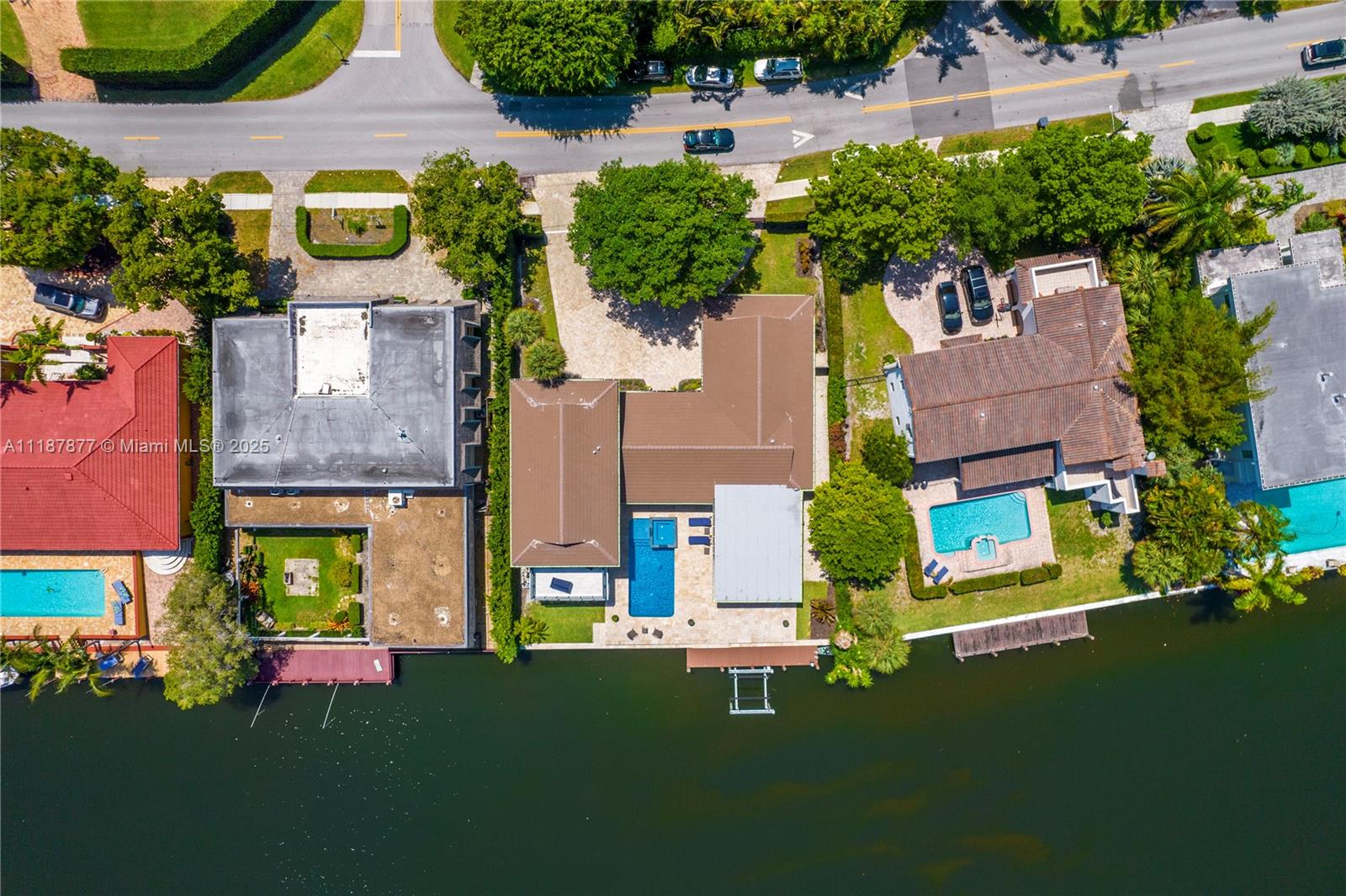 1025 Diplomat Pkwy Hollywood, FL 33019