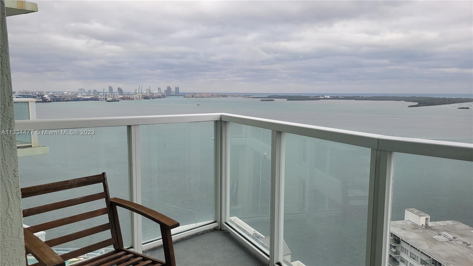 218 SE 14th St #TS305 Miami, FL 33131