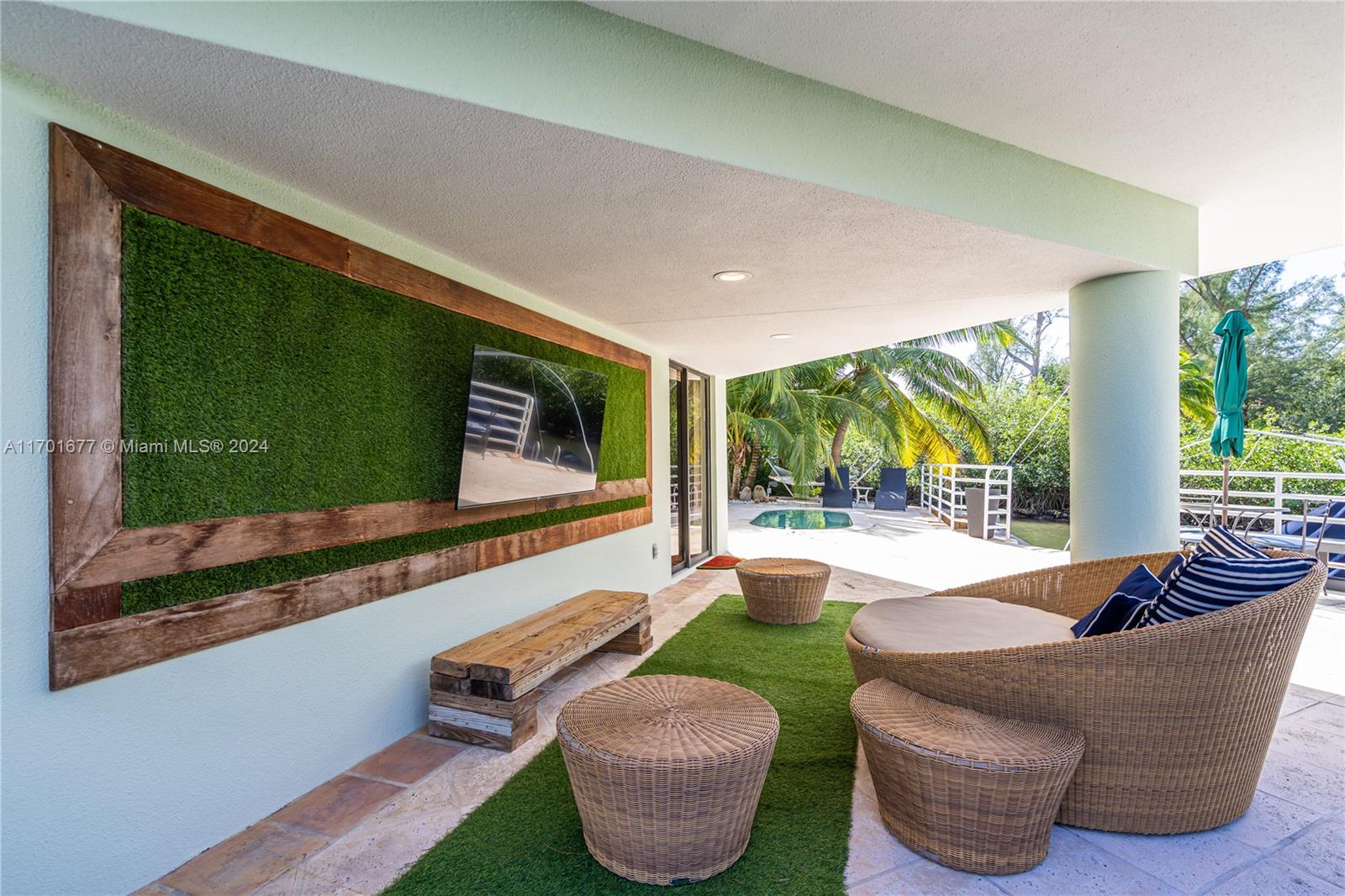 3520 Rockerman Rd Miami, FL 33133