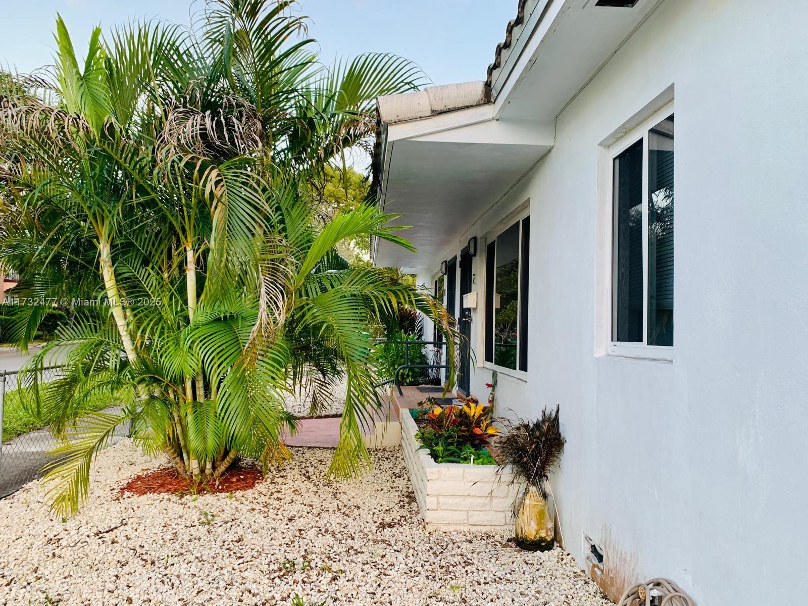 2 NE 45th St,Miami, FL 33137