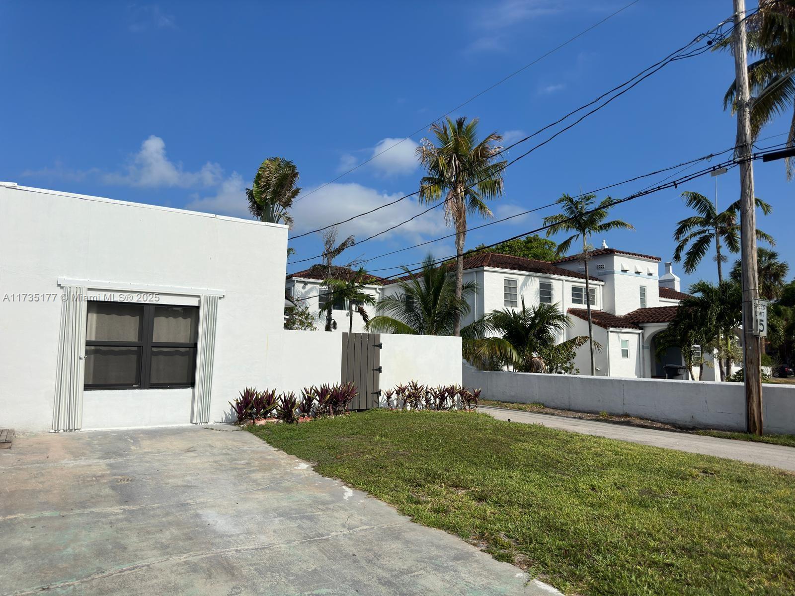 1507 Hollywood Blvd #Back
