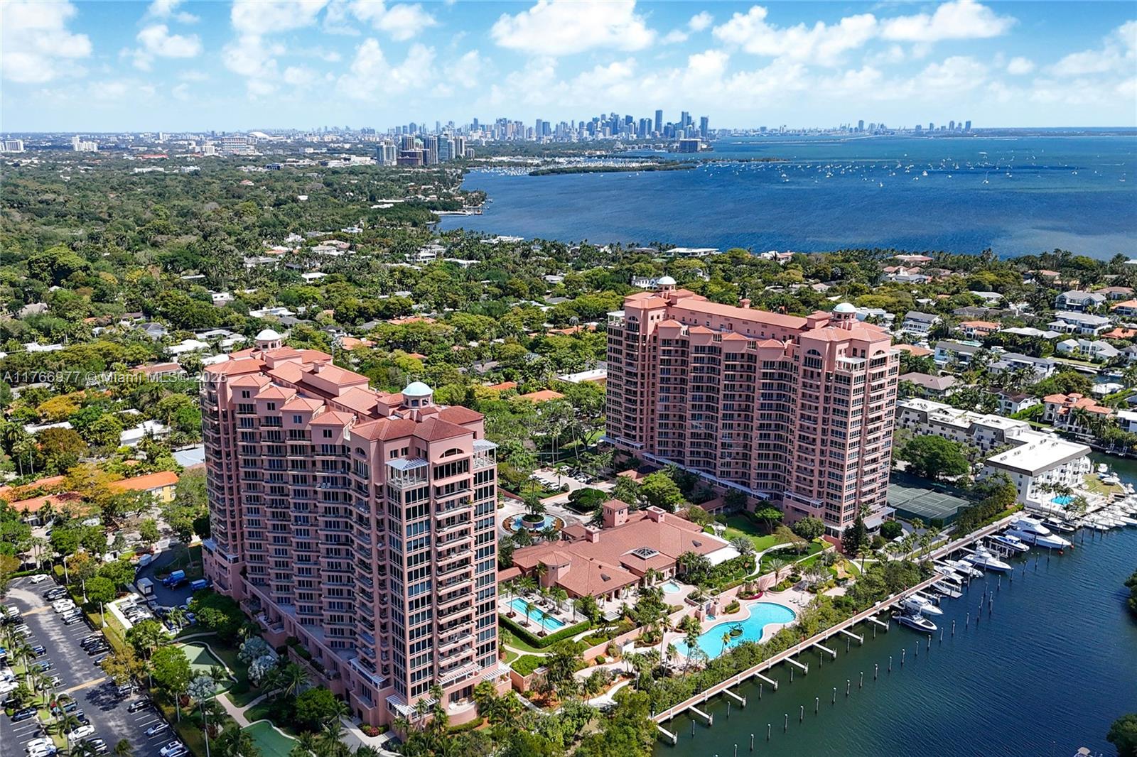 60 Edgewater Dr #5E