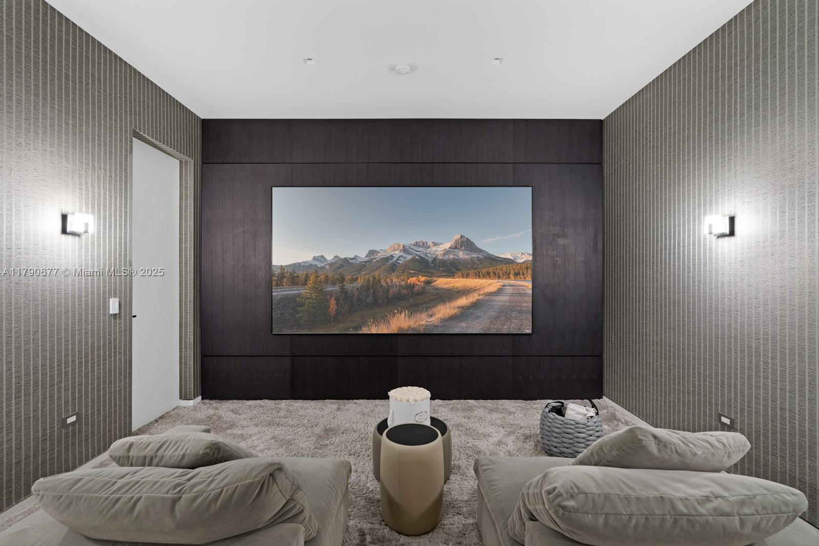 194 S Island Dr Golden Beach, FL 33160