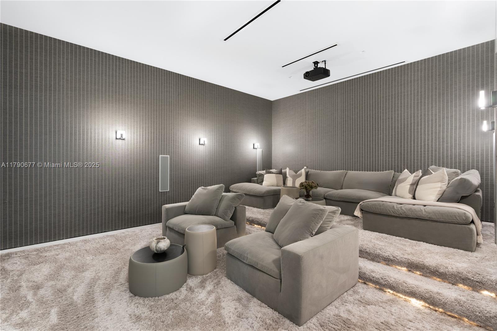 194 S Island Dr Golden Beach, FL 33160