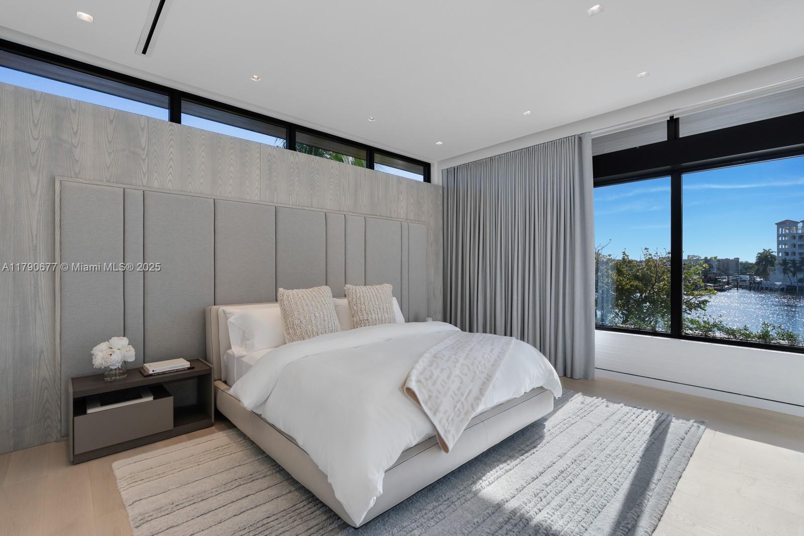 194 S Island Dr Golden Beach, FL 33160