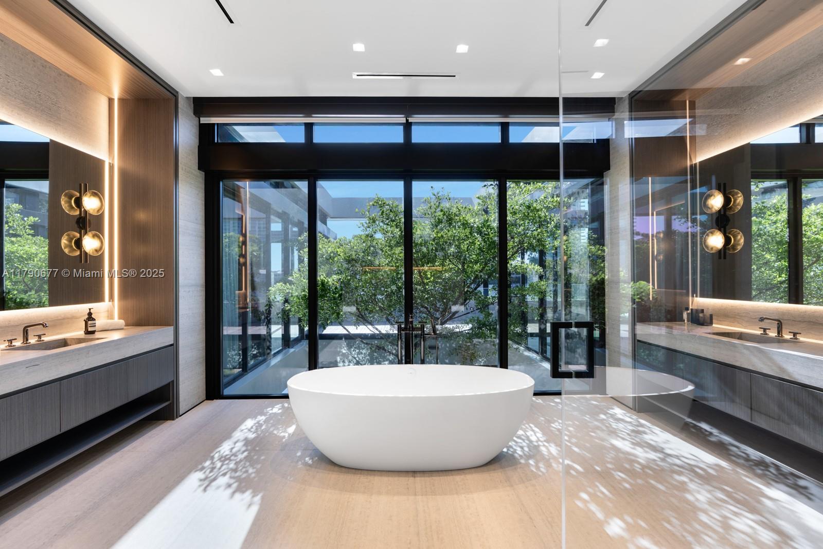 194 S Island Dr Golden Beach, FL 33160