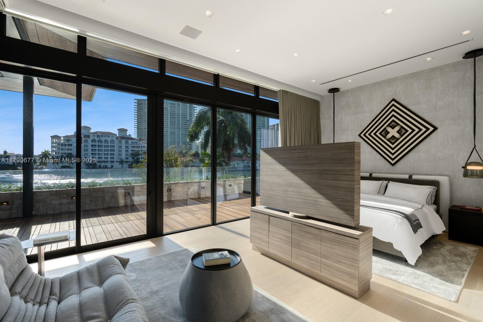 194 S Island Dr Golden Beach, FL 33160