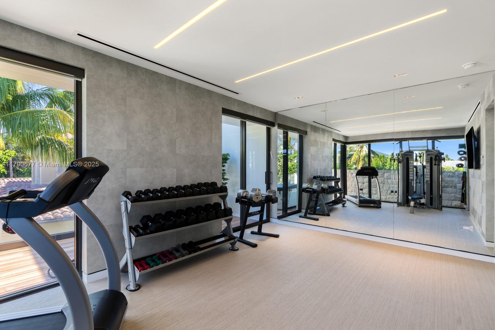 194 S Island Dr Golden Beach, FL 33160