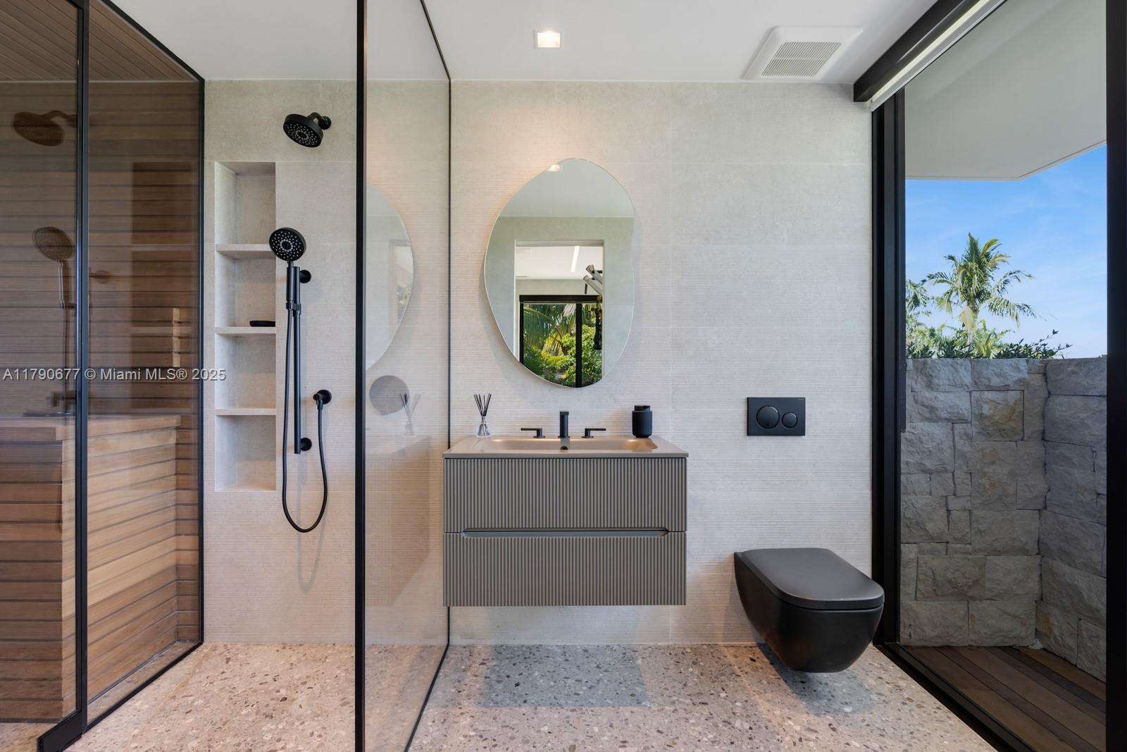 194 S Island Dr Golden Beach, FL 33160