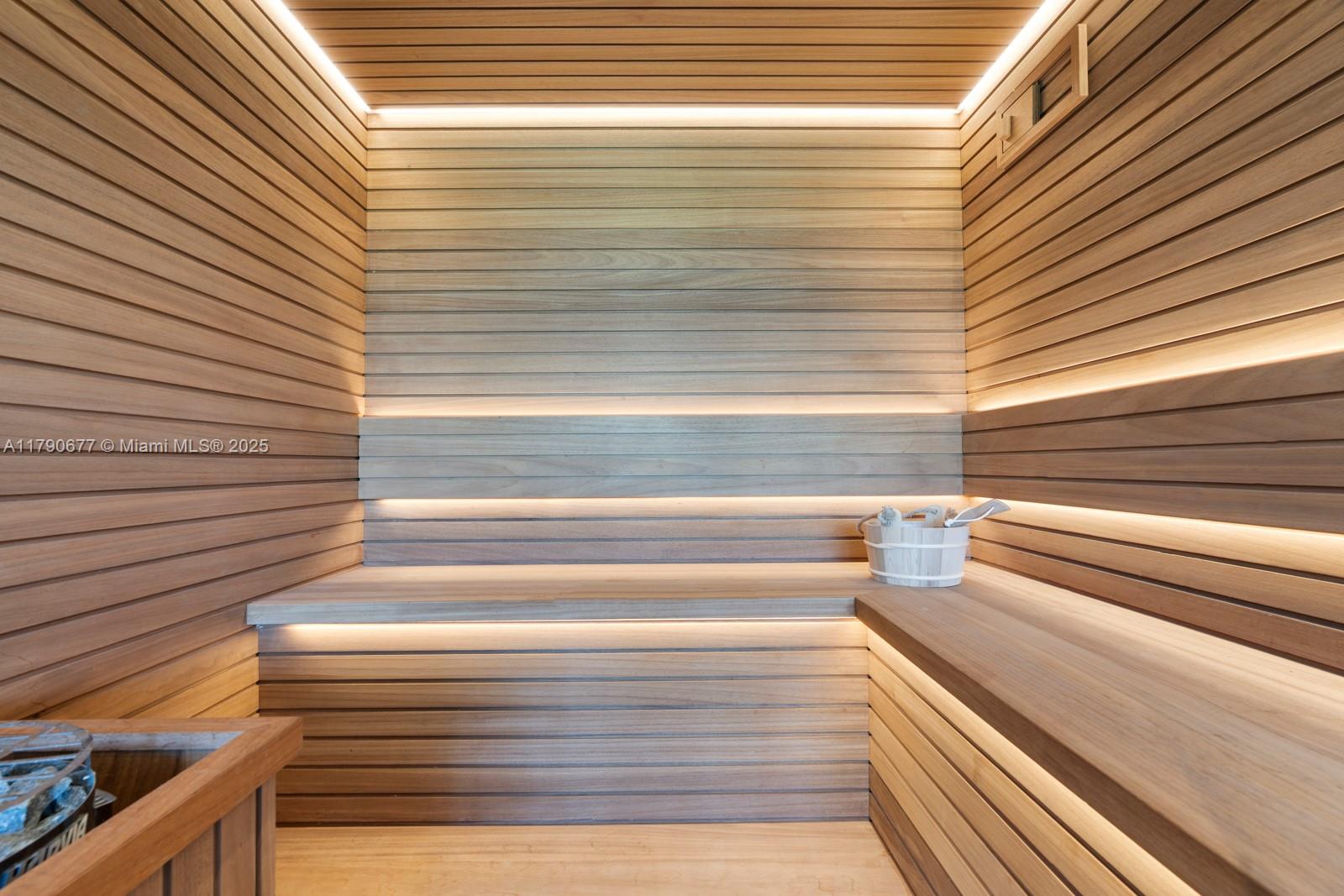 194 S Island Dr Golden Beach, FL 33160