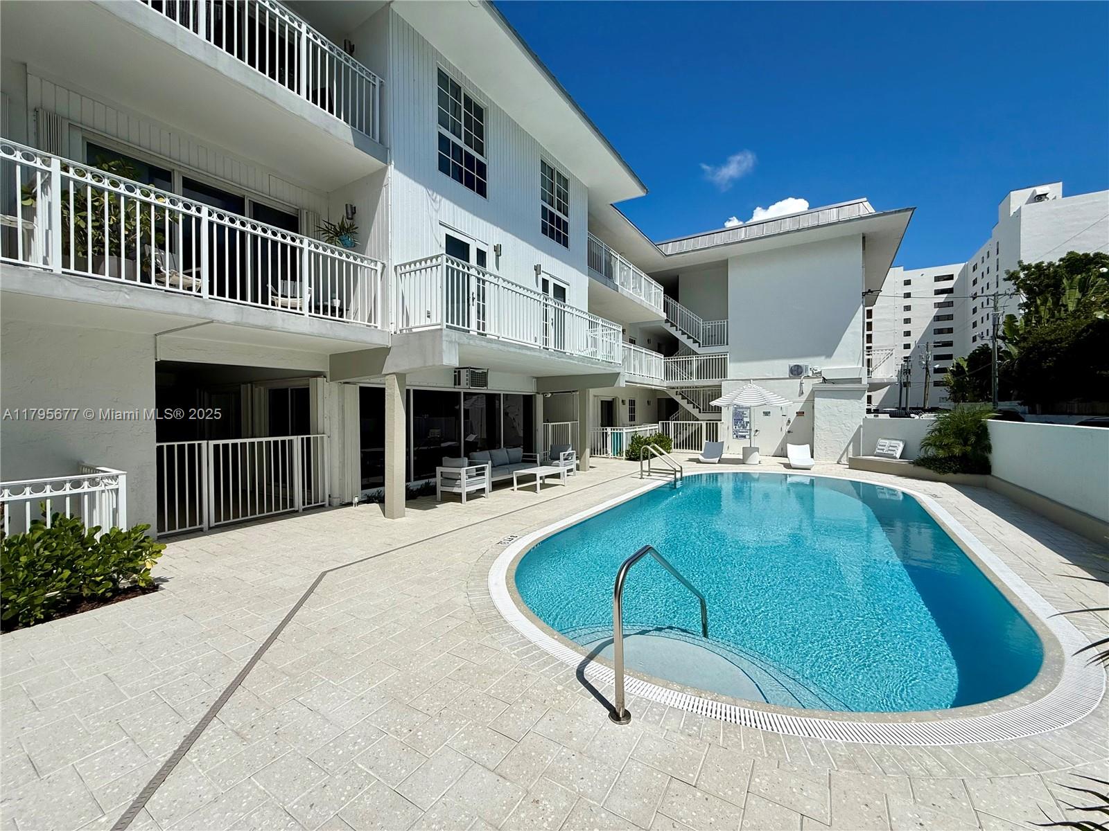 image Key Islander Condo36