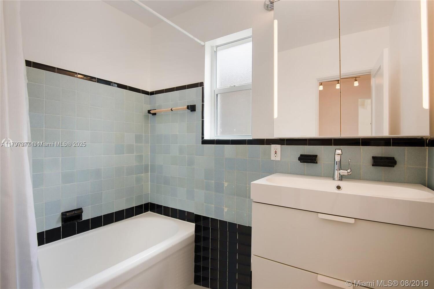 9049 Carlyle Ave #1,Surfside, FL 33154