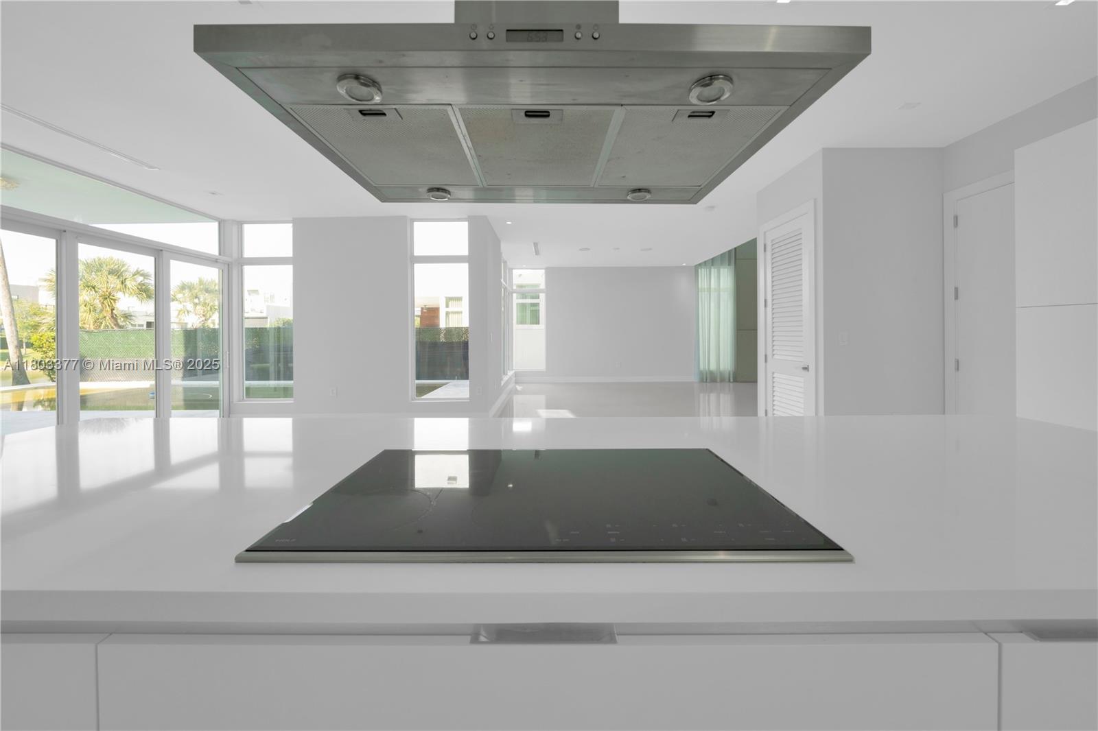 10553 NW 67th Ter Doral, FL 33178