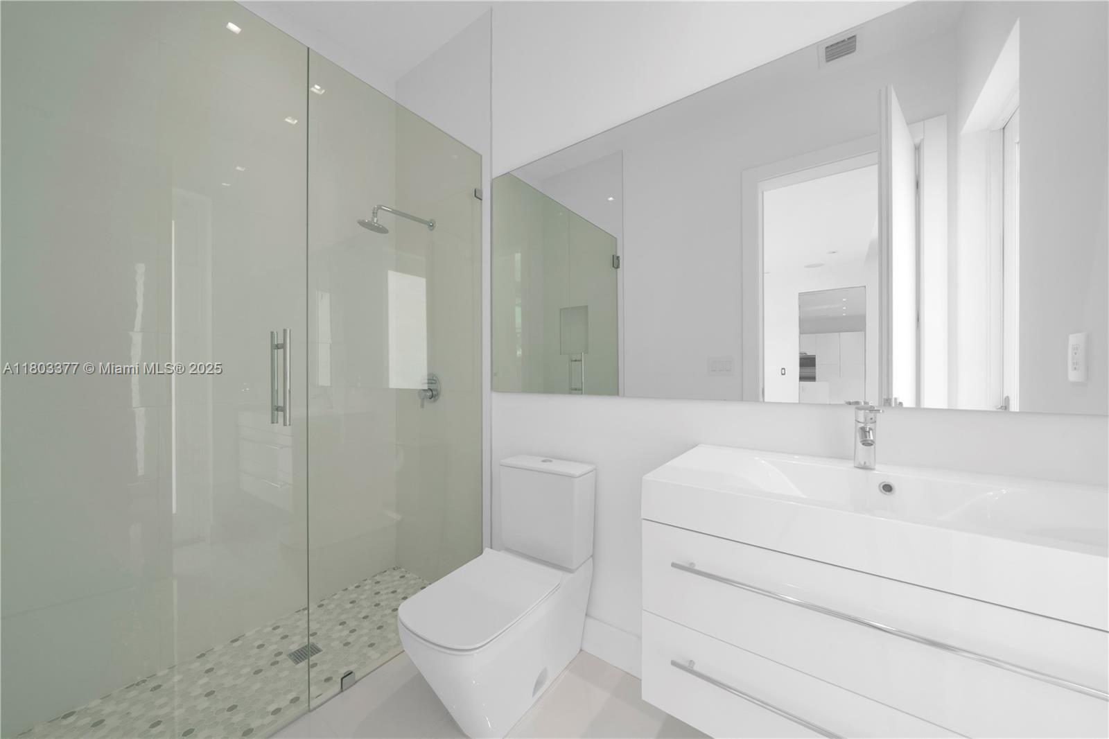 10553 NW 67th Ter Doral, FL 33178