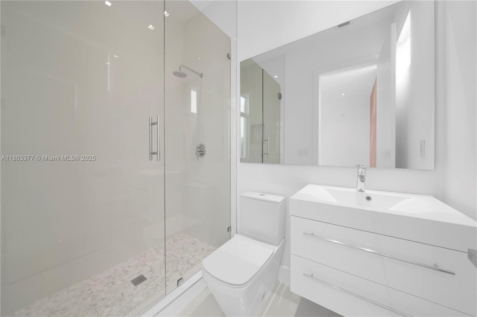 10553 NW 67th Ter Doral, FL 33178