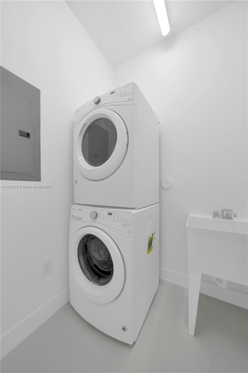 10553 NW 67th Ter Doral, FL 33178