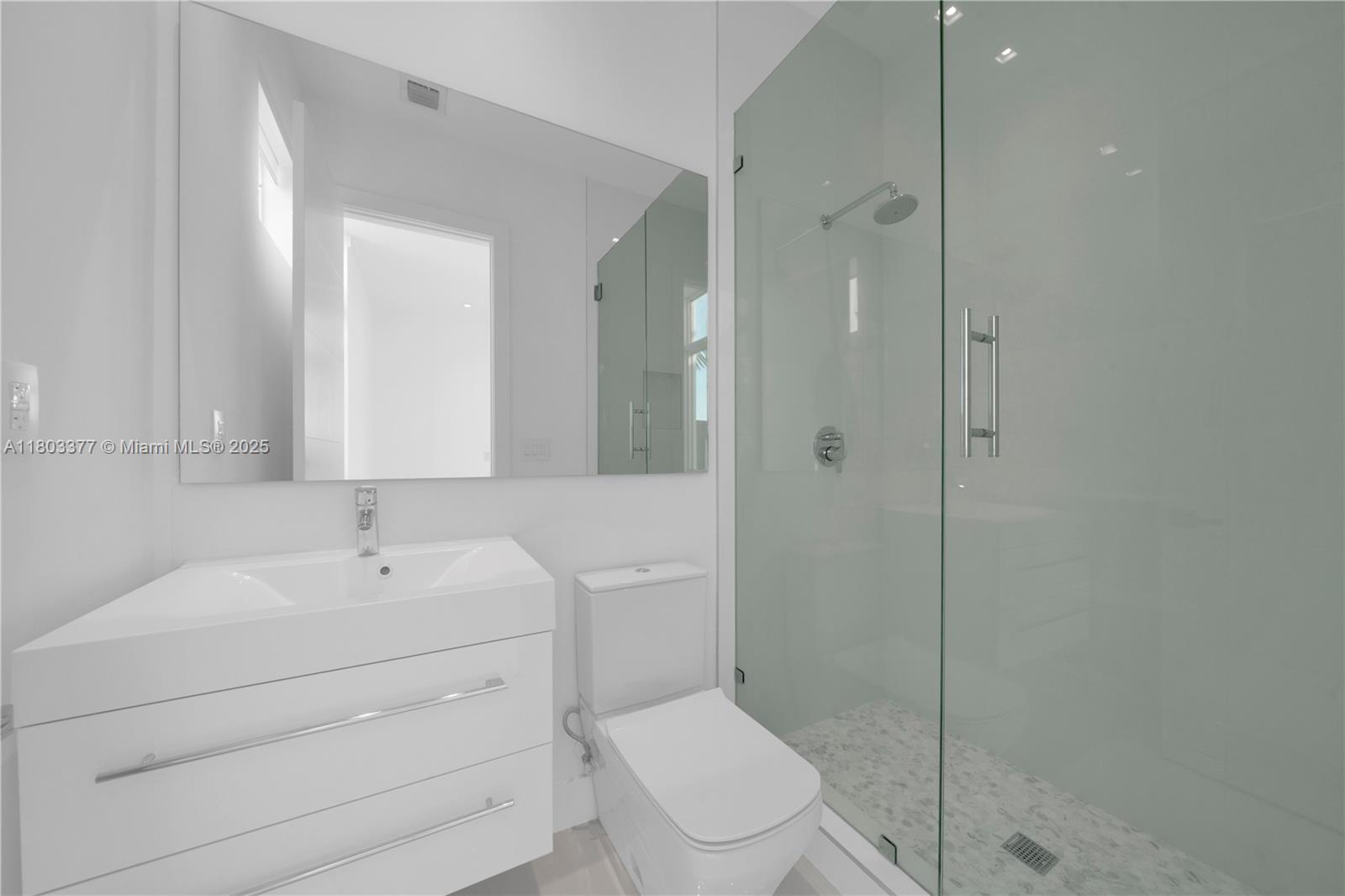 10553 NW 67th Ter Doral, FL 33178