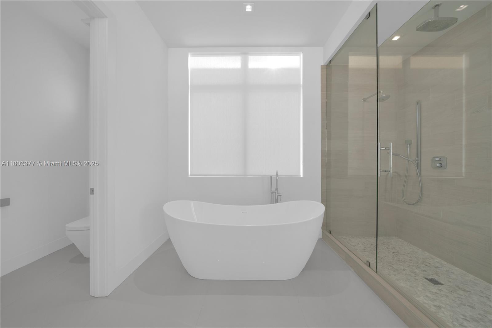 10553 NW 67th Ter Doral, FL 33178