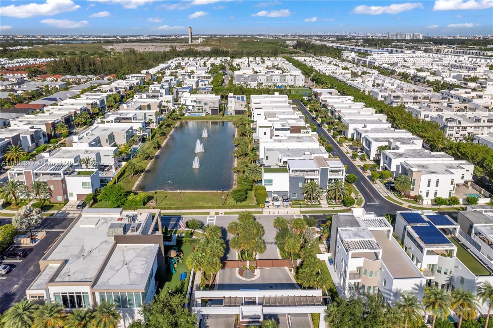 10553 NW 67th Ter Doral, FL 33178