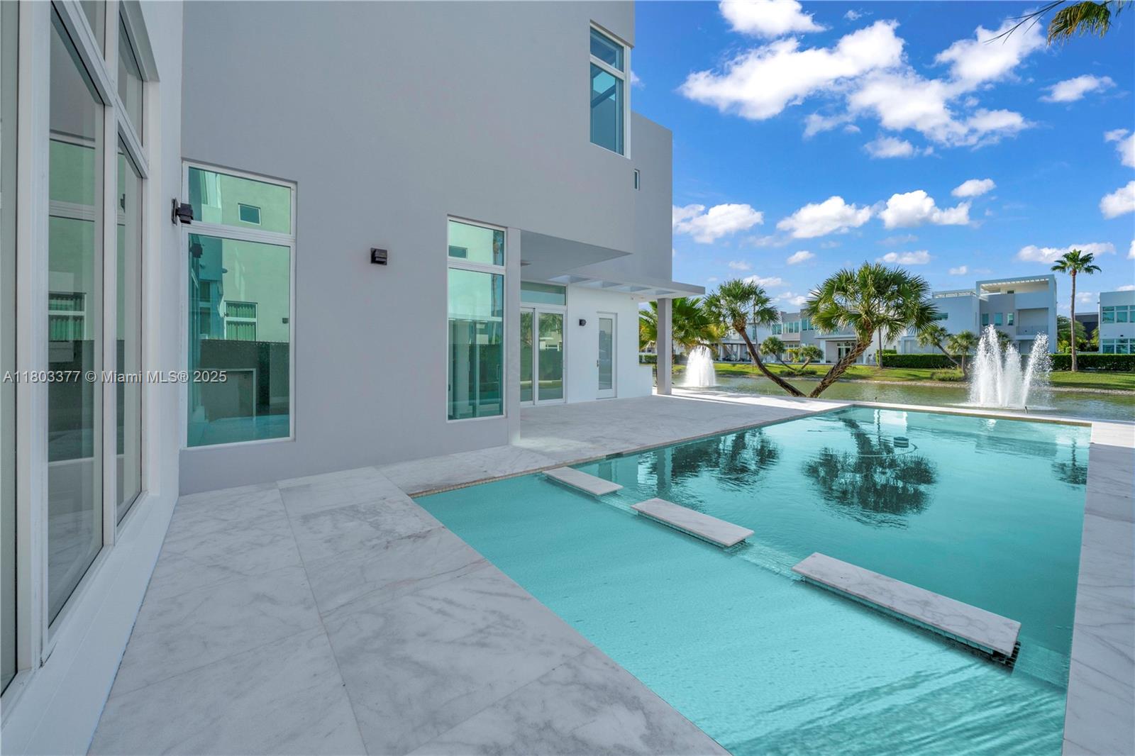 10553 NW 67th Ter Doral, FL 33178