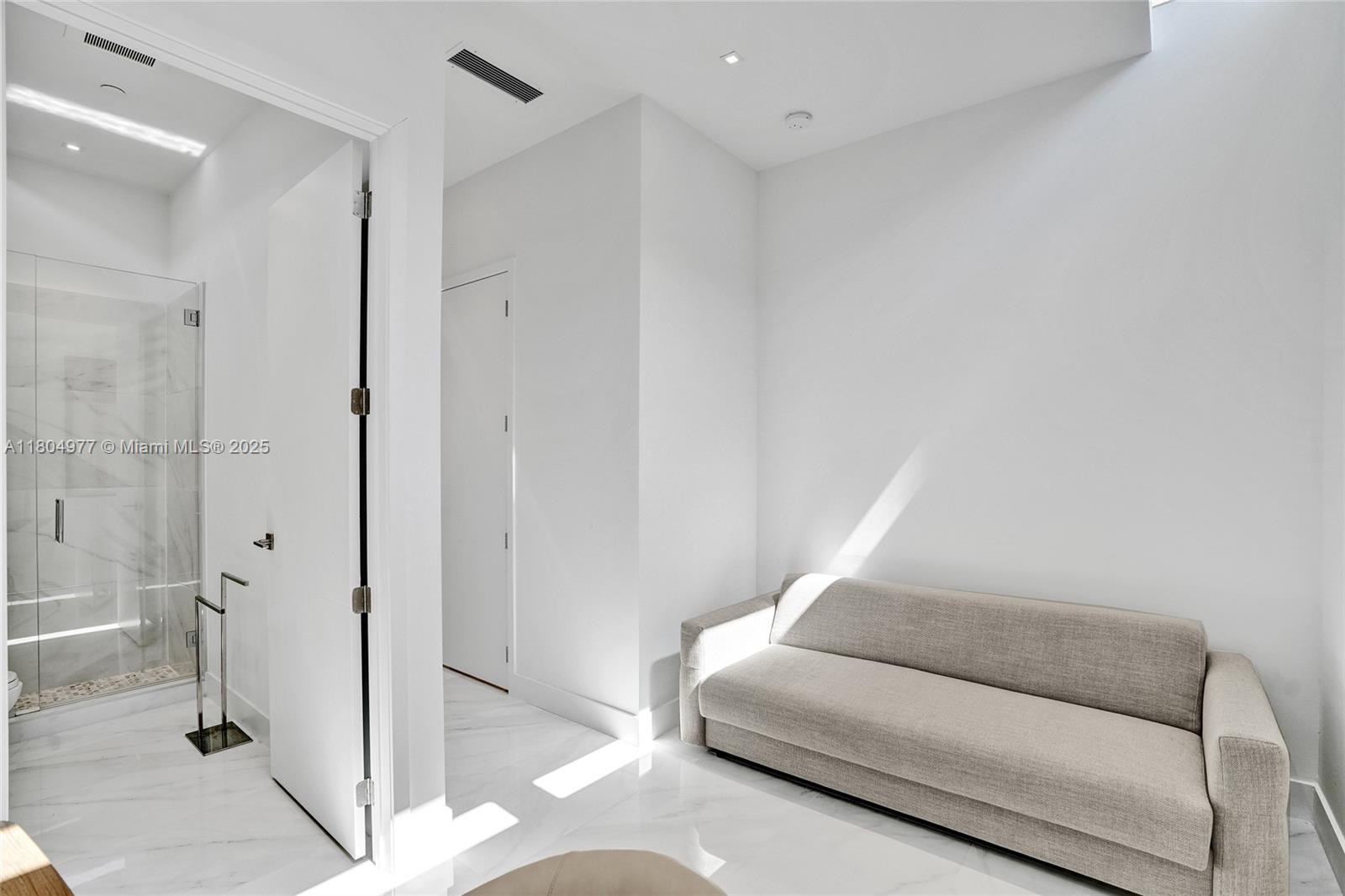 3750 Yacht Clb Dr #TH1 Aventura, FL 33180