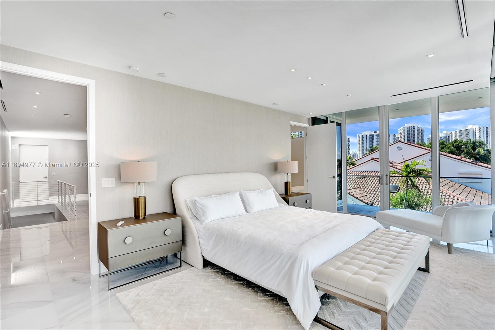 3750 Yacht Clb Dr #TH1 Aventura, FL 33180