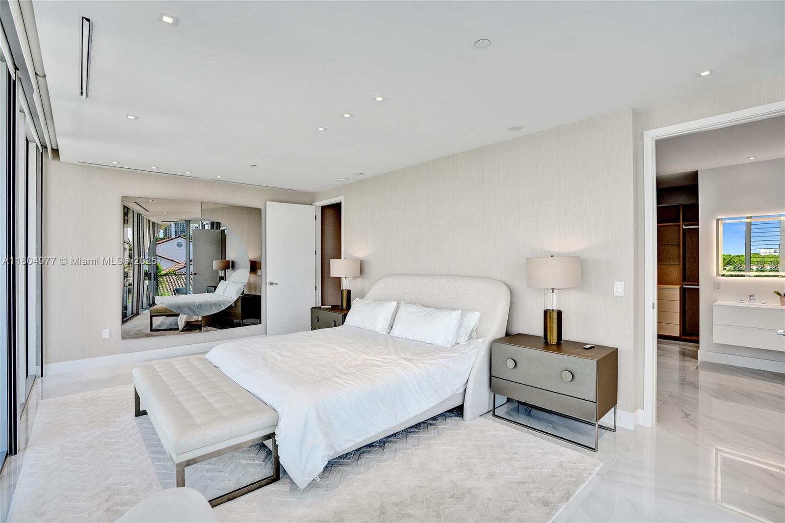 3750 Yacht Clb Dr #TH1 Aventura, FL 33180