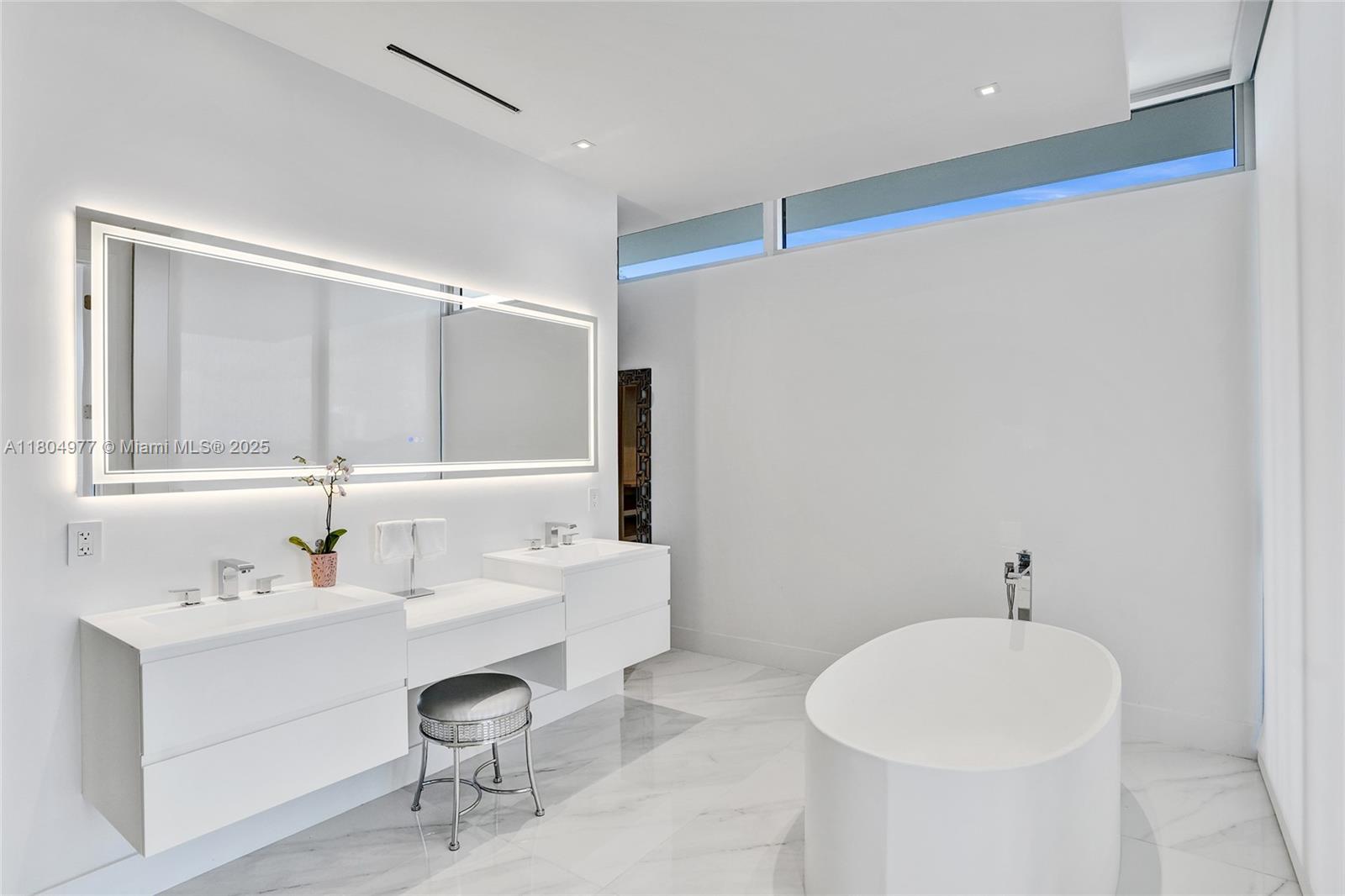 3750 Yacht Clb Dr #TH1 Aventura, FL 33180