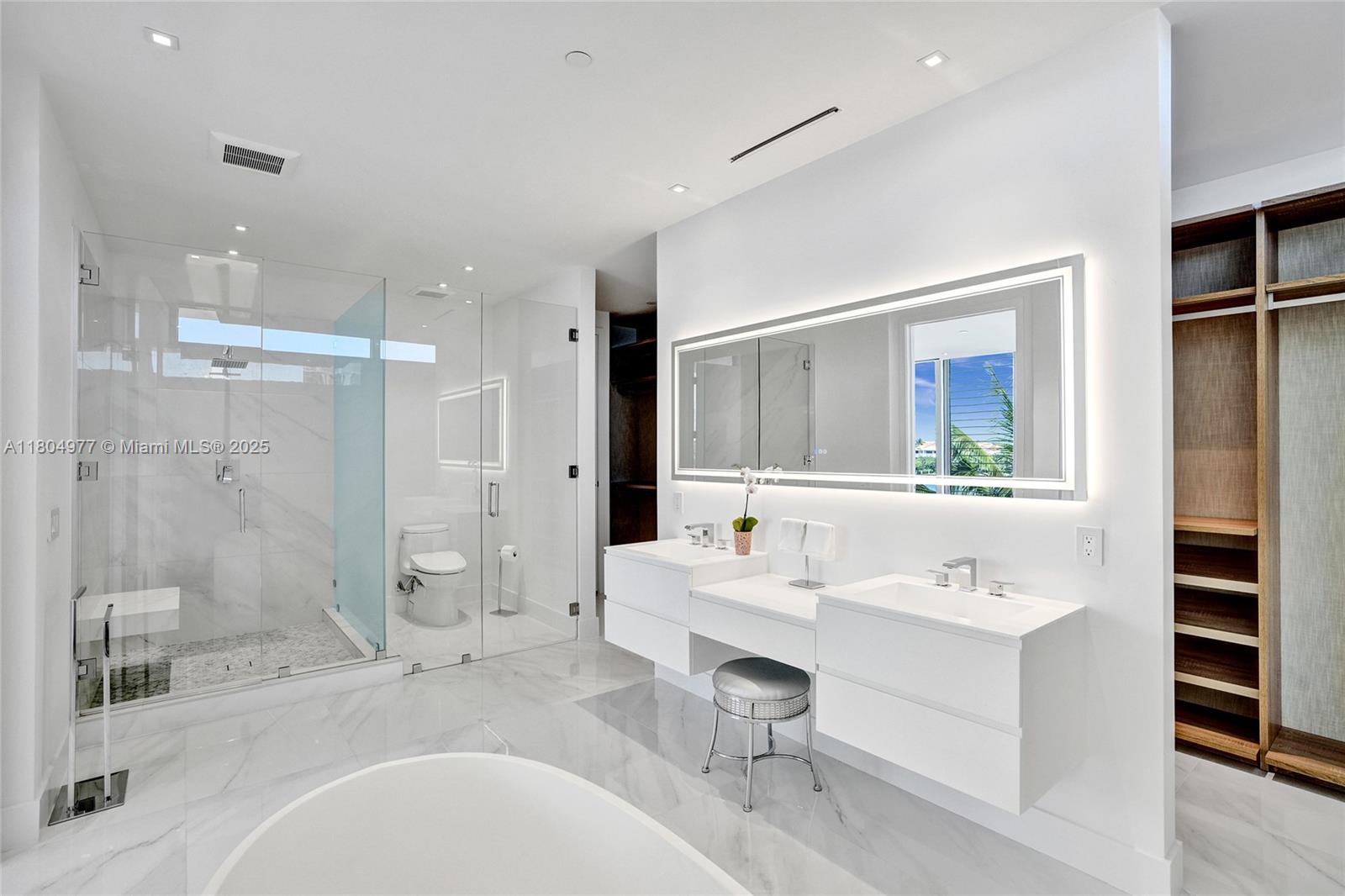 3750 Yacht Clb Dr #TH1 Aventura, FL 33180