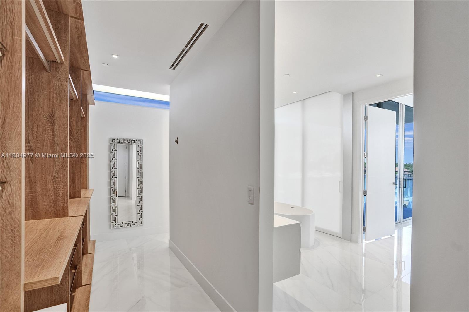 3750 Yacht Clb Dr #TH1 Aventura, FL 33180