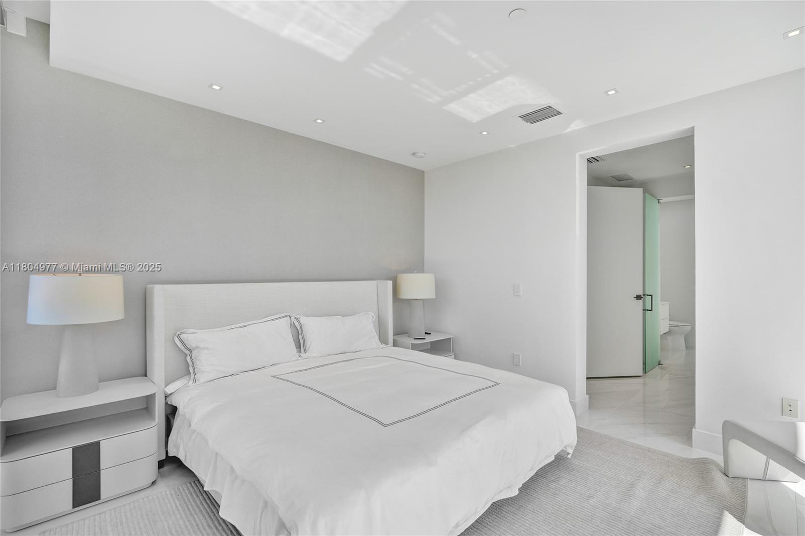 3750 Yacht Clb Dr #TH1 Aventura, FL 33180