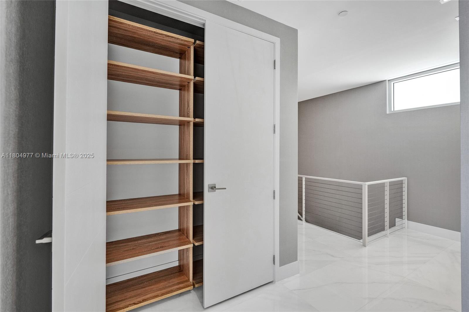 3750 Yacht Clb Dr #TH1 Aventura, FL 33180