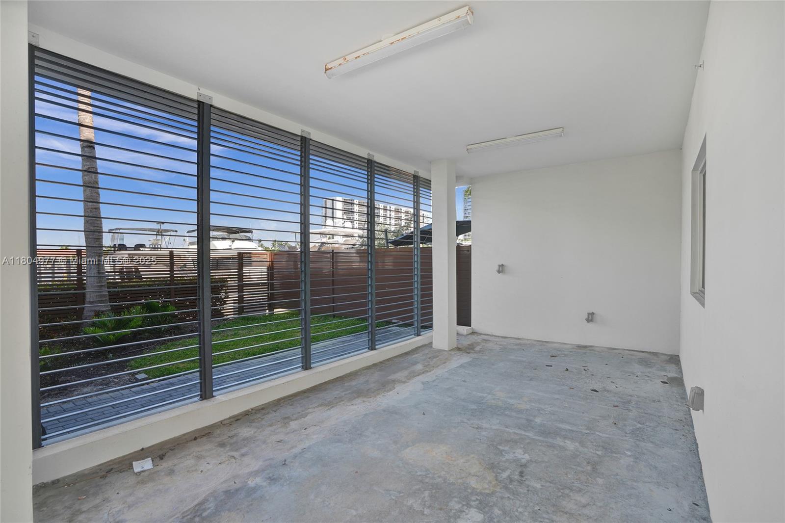 3750 Yacht Clb Dr #TH1 Aventura, FL 33180