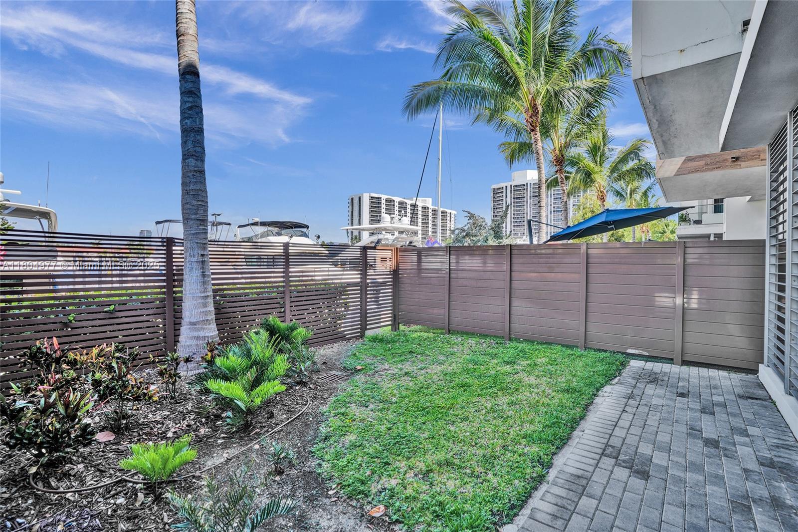 3750 Yacht Clb Dr #TH1 Aventura, FL 33180