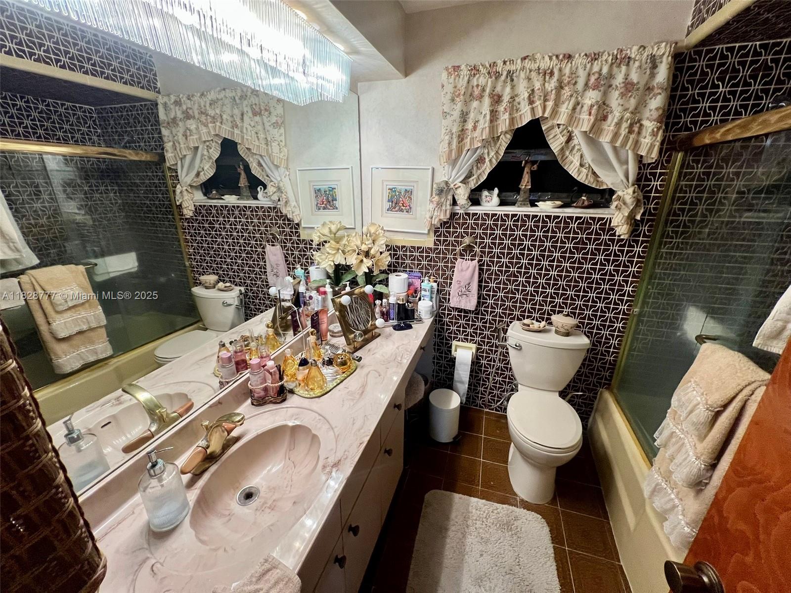 9601 SW 66th St Miami, FL 33173