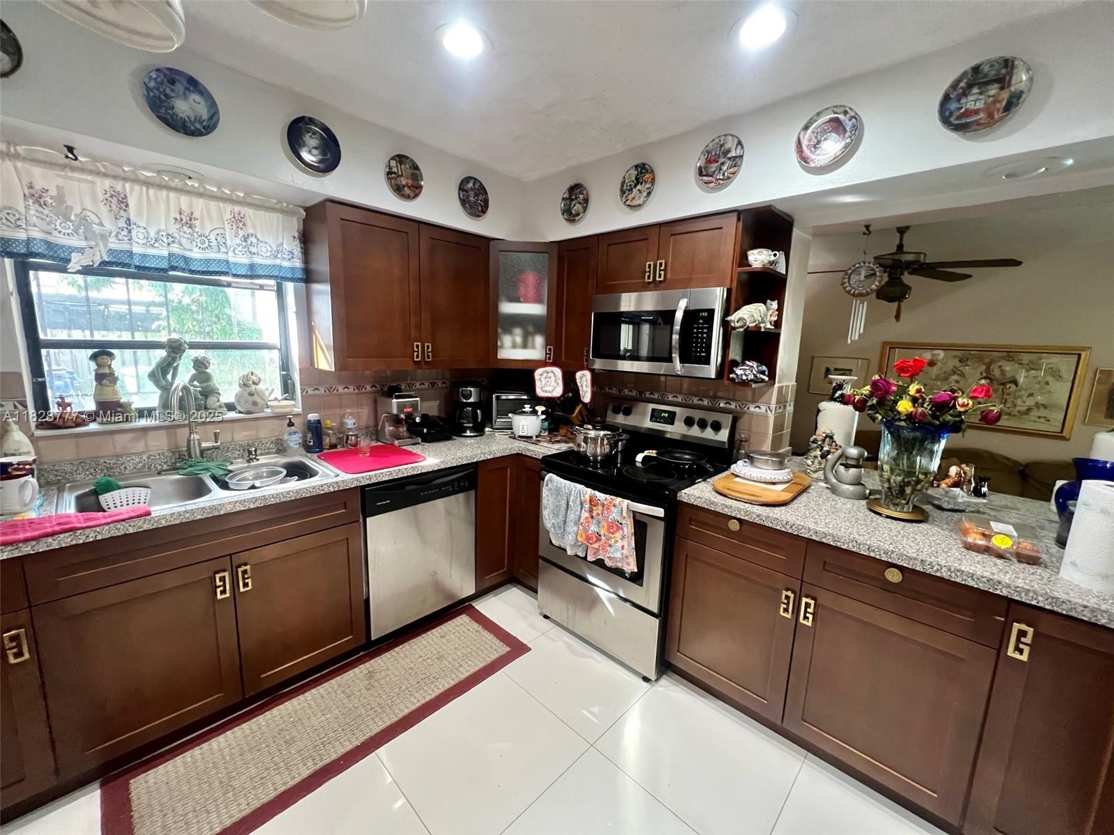 9601 SW 66th St Miami, FL 33173