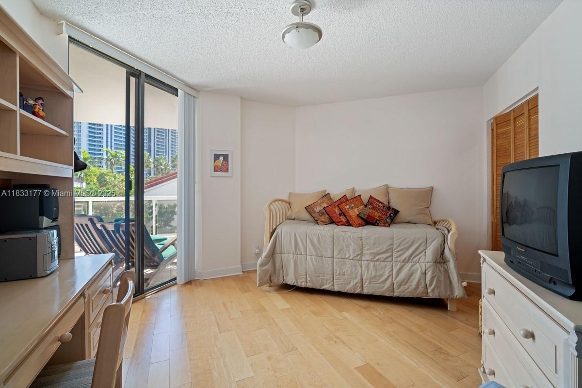 3610 Yacht Clb Dr #208 Aventura, FL 33180 3610 Yacht Clb Dr #208 Aventura, FL 33180