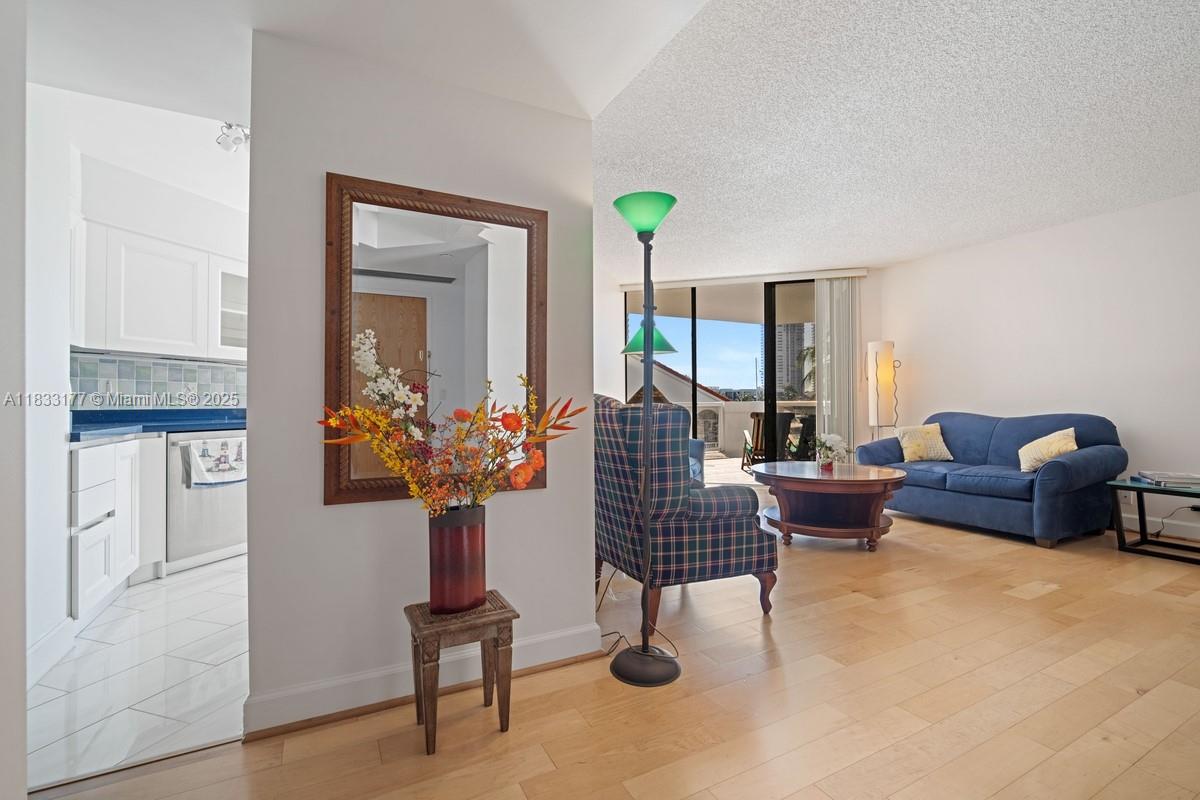 3610 Yacht Clb Dr #208 Aventura, FL 33180 3610 Yacht Clb Dr #208 Aventura, FL 33180
