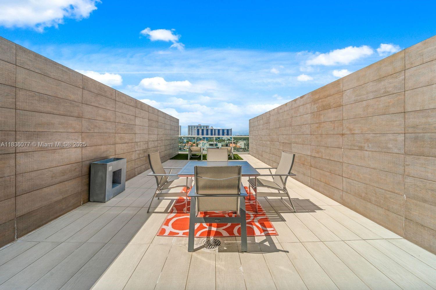 image 400 Sunny Isles10