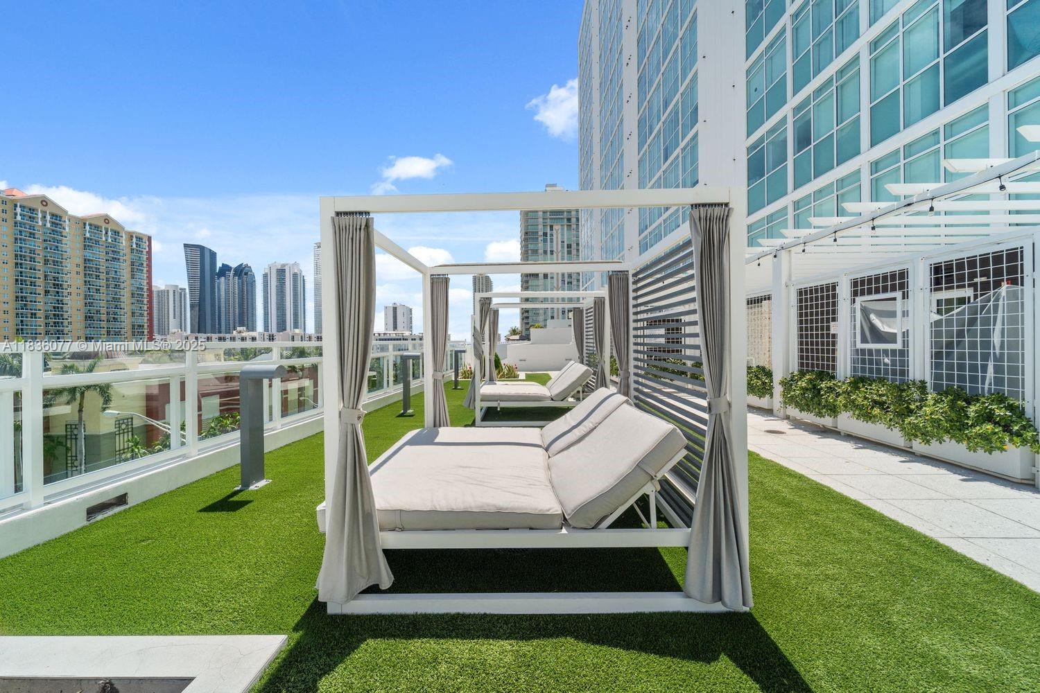 image 400 Sunny Isles16