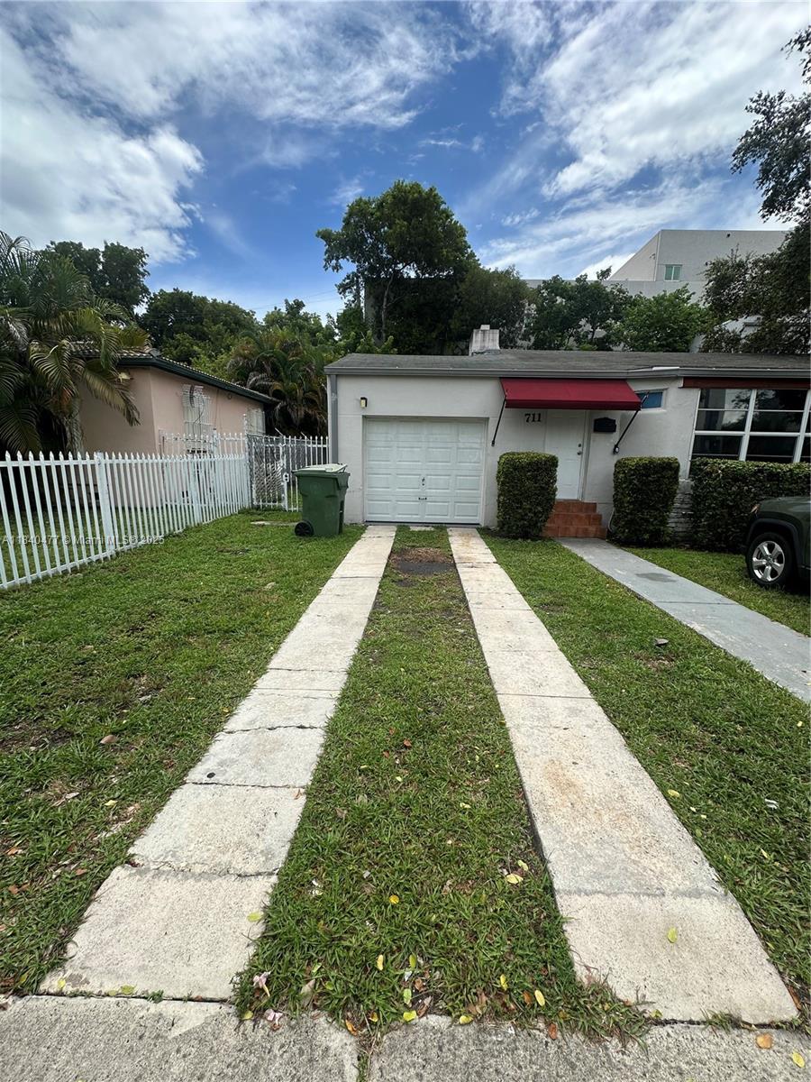 711 SW 39th Ave