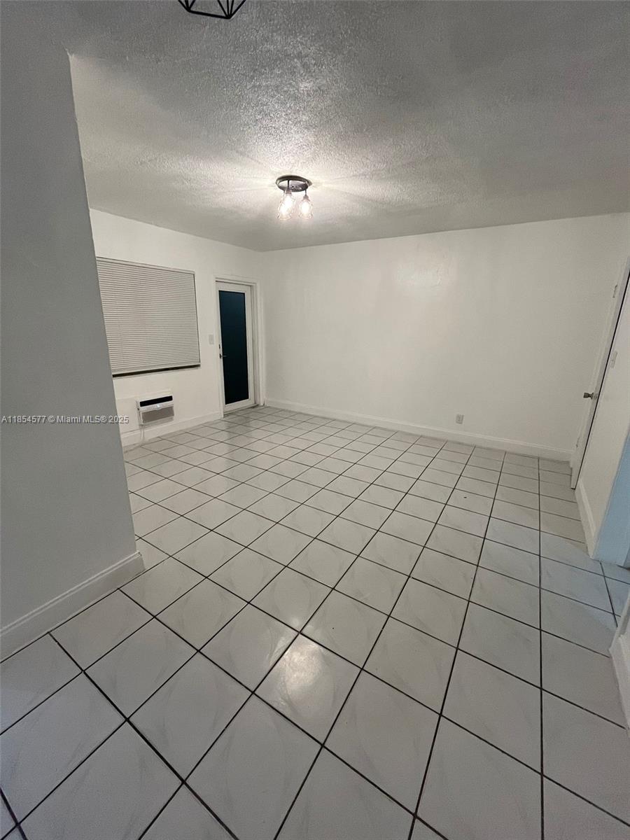 7155 Rue Notre Dame #4