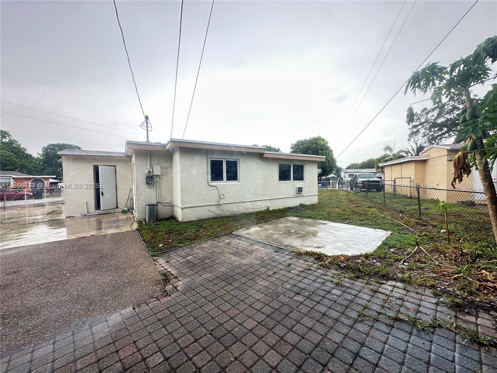 2348 NW 15th St #2348