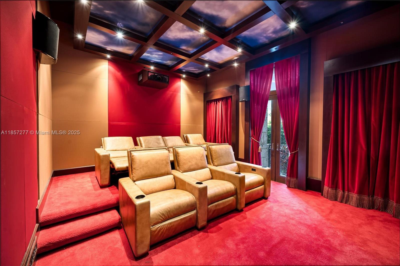 221 Casuarina Concourse Coral Gables, FL 33143 221 Casuarina Concourse Coral Gables, FL 33143