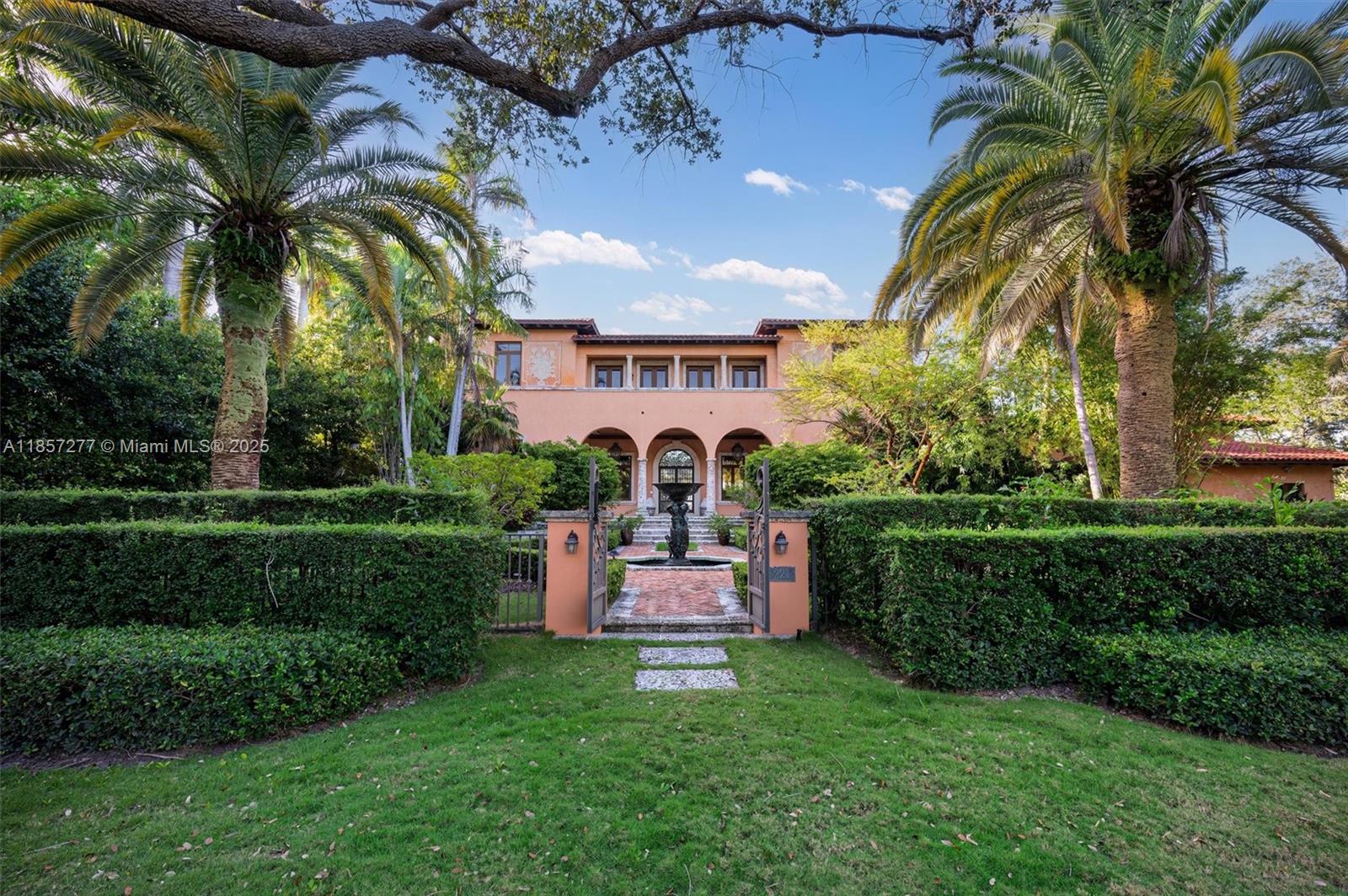 221 Casuarina Concourse Coral Gables, FL 33143 221 Casuarina Concourse Coral Gables, FL 33143