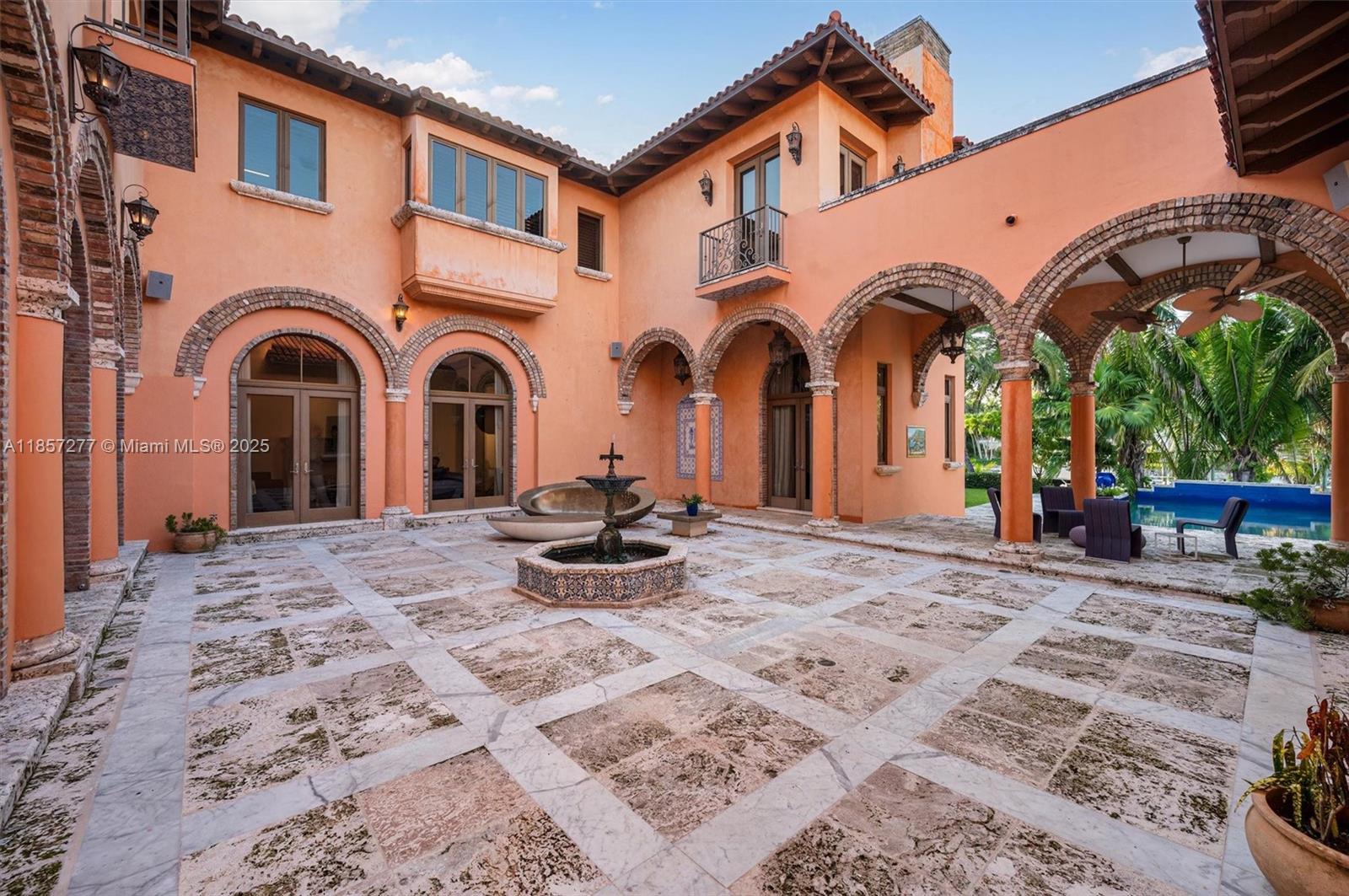 221 Casuarina Concourse Coral Gables, FL 33143 221 Casuarina Concourse Coral Gables, FL 33143