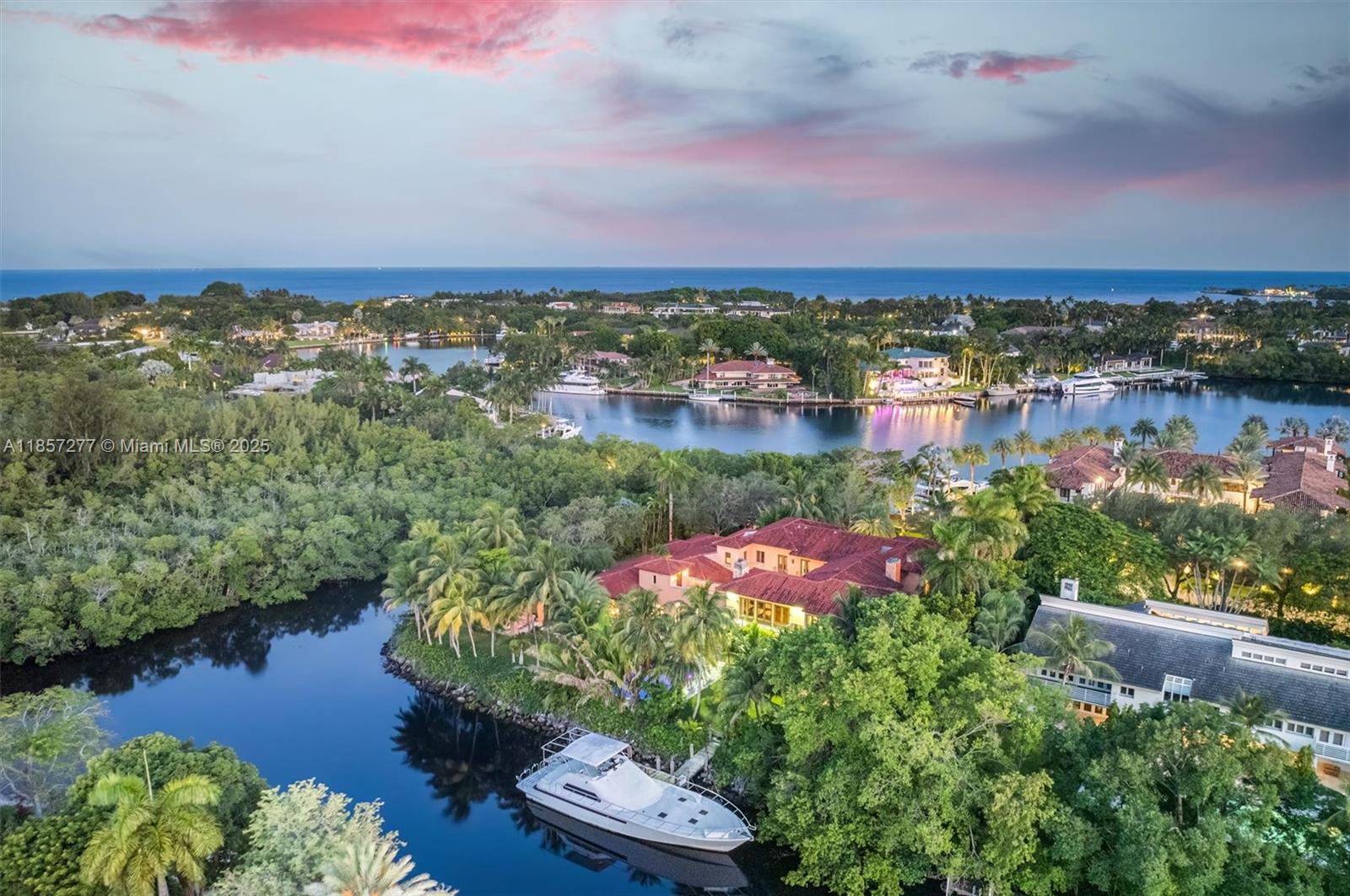 221 Casuarina Concourse Coral Gables, FL 33143 221 Casuarina Concourse Coral Gables, FL 33143