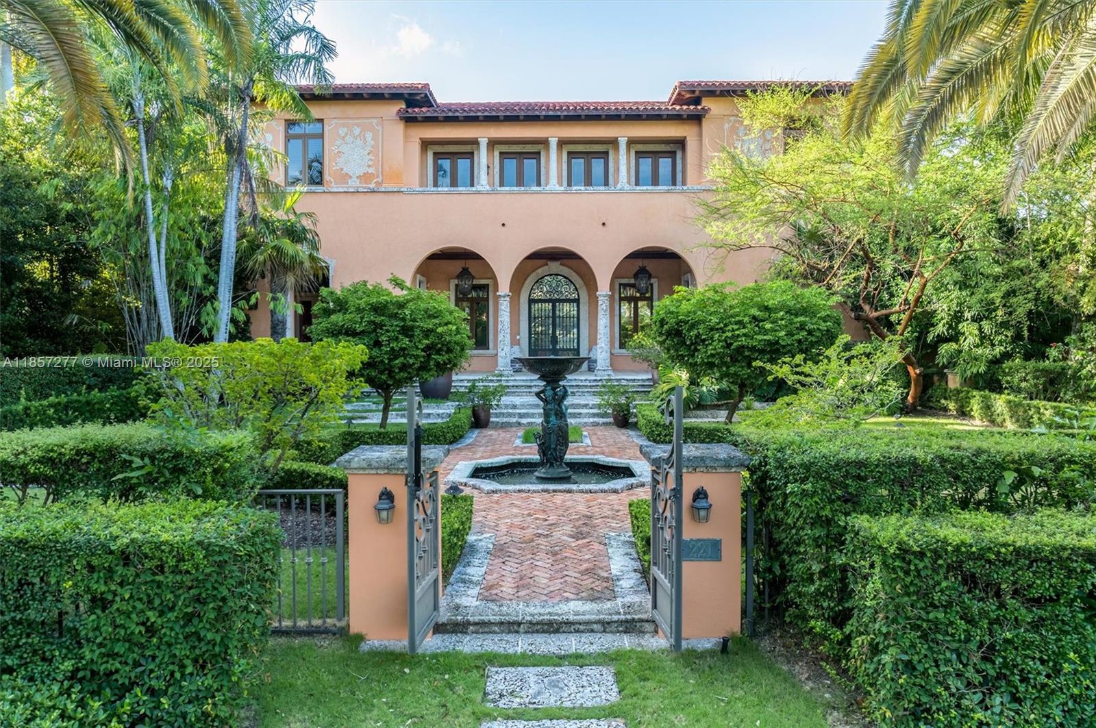 221 Casuarina Concourse Coral Gables, FL 33143 221 Casuarina Concourse Coral Gables, FL 33143