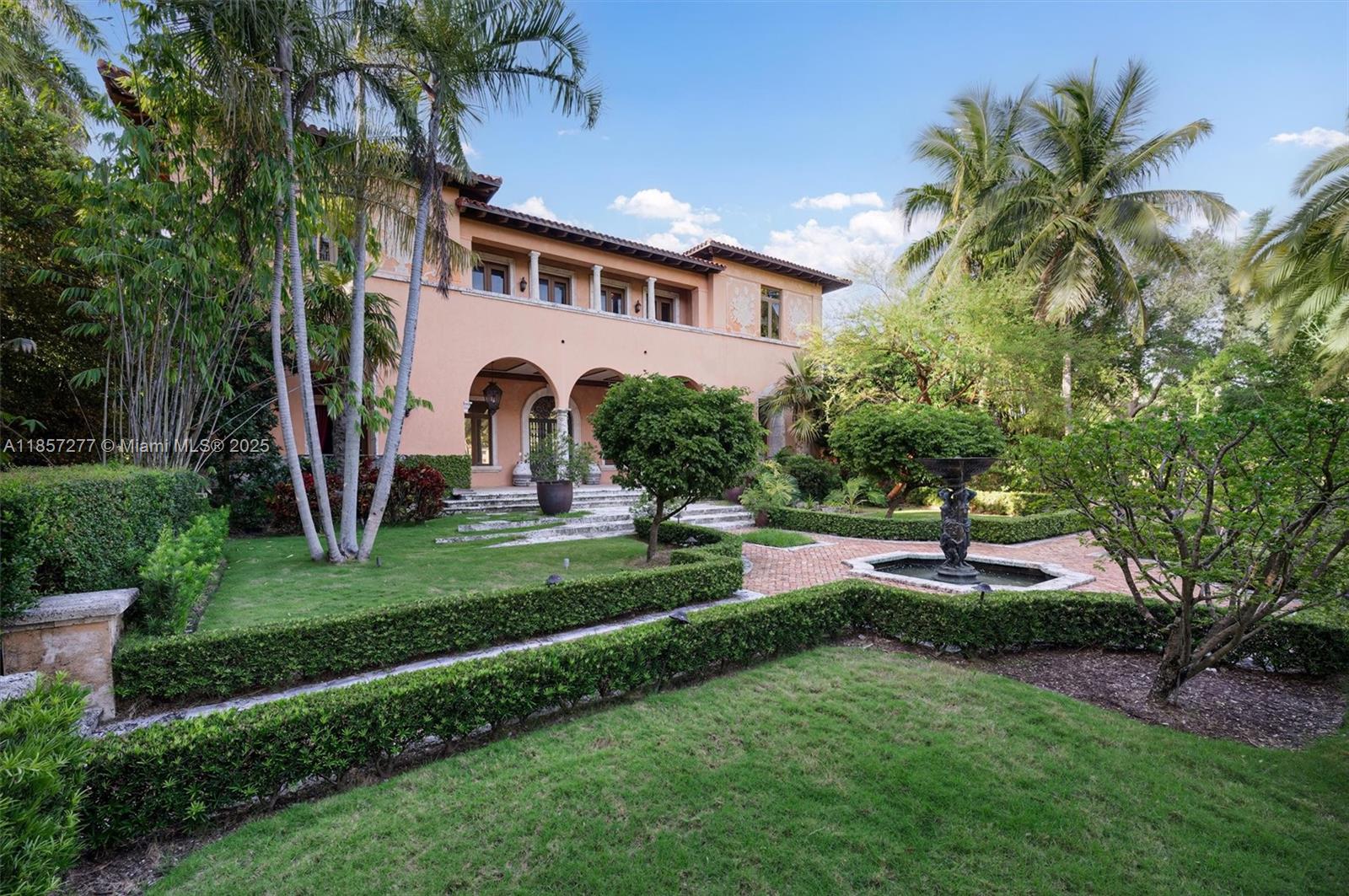 221 Casuarina Concourse Coral Gables, FL 33143 221 Casuarina Concourse Coral Gables, FL 33143